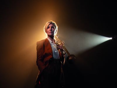 Alison Balsom (c) Simon Fowler, Warner Classics